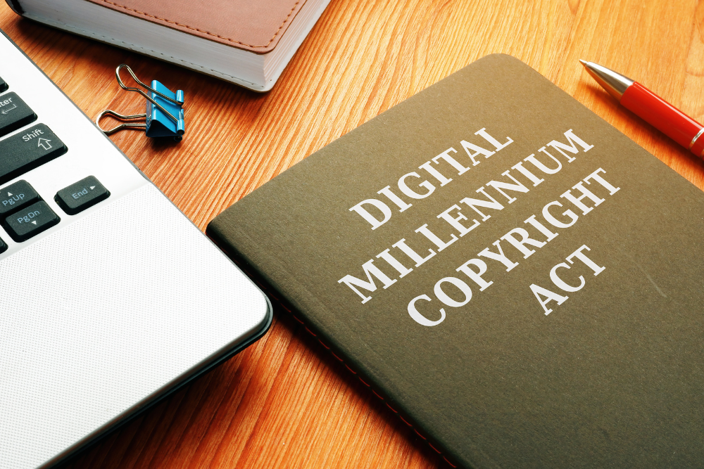 How does Isaimini handle copyright infringement notices?